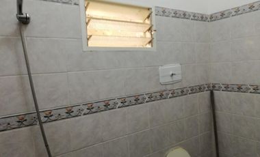 Munro - Zona Industrial I - Lote Propio - Casa  de 3 amb con Cochera y Galpón/taller!