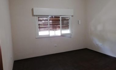 Munro - Zona Industrial I - Lote Propio - Casa  de 3 amb con Cochera y Galpón/taller!