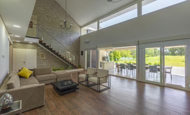 Venta Casa de 3 dormitorios en el Olivos Golf Club con Impcatante vista al hoyo 11