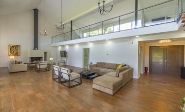 Venta Casa de 3 dormitorios en el Olivos Golf Club con Impcatante vista al hoyo 11