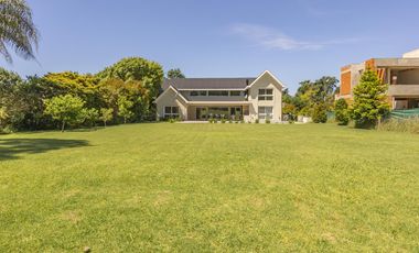 Venta Casa de 3 dormitorios en el Olivos Golf Club con Impcatante vista al hoyo 11