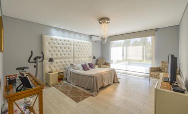 Venta Casa de 3 dormitorios en el Olivos Golf Club con Impcatante vista al hoyo 11