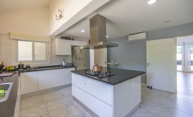 Venta Casa de 3 dormitorios en el Olivos Golf Club con Impcatante vista al hoyo 11