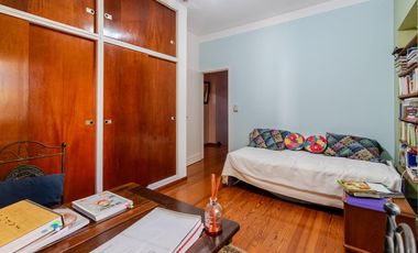 La Lucila - Casa de 5 amb con Jardín y Pileta - sobre doble Lote!