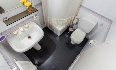 La Lucila - Casa de 5 amb con Jardín y Pileta - sobre doble Lote!