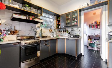 La Lucila - Casa de 5 amb con Jardín y Pileta - sobre doble Lote!