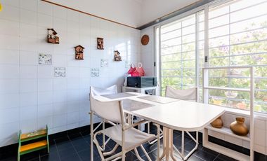 La Lucila - Casa de 5 amb con Jardín y Pileta - sobre doble Lote!