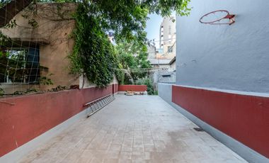 La Lucila - Casa de 5 amb con Jardín y Pileta - sobre doble Lote!