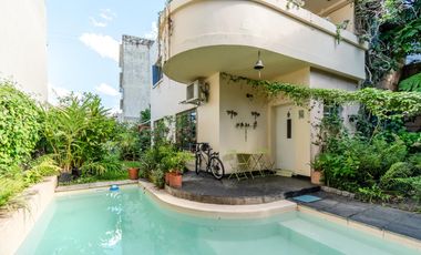 La Lucila - Casa de 5 amb con Jardín y Pileta - sobre doble Lote!