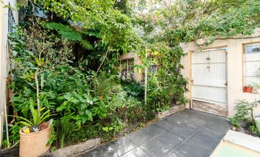 La Lucila - Casa de 5 amb con Jardín y Pileta - sobre doble Lote!