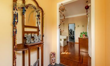 La Lucila - Casa de 5 amb con Jardín y Pileta - sobre doble Lote!