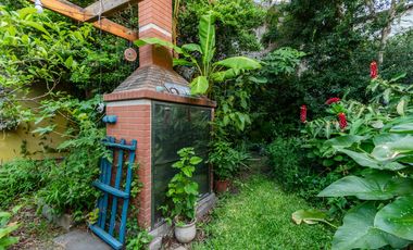 La Lucila - Casa de 5 amb con Jardín y Pileta - sobre doble Lote!