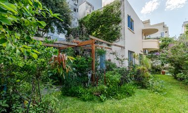 La Lucila - Casa de 5 amb con Jardín y Pileta - sobre doble Lote!