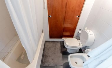 La Lucila - Casa de 5 amb con Jardín y Pileta - sobre doble Lote!