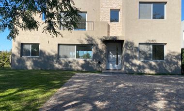 Casa  en venta en  San Isidro Labrador, Villanueva , Tigre.