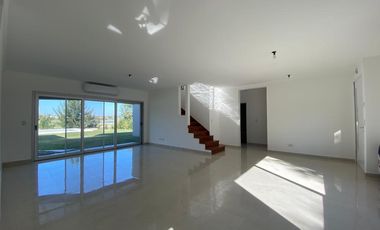 Casa  en venta en  San Isidro Labrador, Villanueva , Tigre.