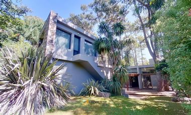 Exclusiva Casa de 5 ambientes + Departamento en Venta Mar de las Pampas