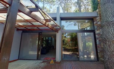 Exclusiva Casa de 5 ambientes + Departamento en Venta Mar de las Pampas