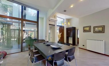 Exclusiva Casa de 5 ambientes + Departamento en Venta Mar de las Pampas