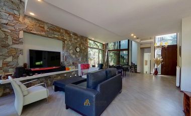 Exclusiva Casa de 5 ambientes + Departamento en Venta Mar de las Pampas