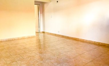 Venta PH en Avellaneda Tipo Casa de 2  ambientes con Patio con Posibilidad de Ampliación