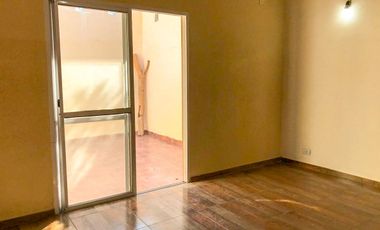 Venta PH en Avellaneda Tipo Casa de 2  ambientes con Patio con Posibilidad de Ampliación