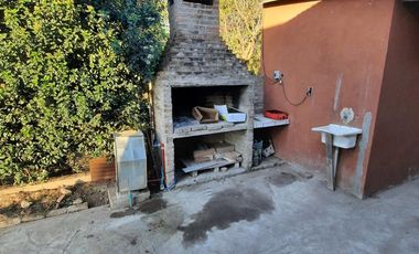 Casa en Venta EN PUEBLO ESTHER de 2 dormitorios, cochera, jardín, 2 baños!!!