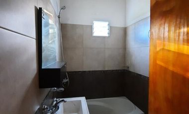 Casa en Venta EN PUEBLO ESTHER de 2 dormitorios, cochera, jardín, 2 baños!!!