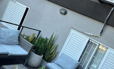 VENDEMOS GRAN CASA SOBRE AV DON BOSCO  A METROS DE CIRCUNVAL