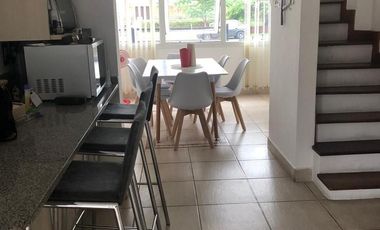 VENDEMOS GRAN CASA SOBRE AV DON BOSCO  A METROS DE CIRCUNVAL