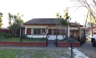 Casa en Temperley con 3 dormitorios - APTA CRÉDITO Retasada!!!