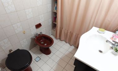 Casa en Temperley con 3 dormitorios - APTA CRÉDITO Retasada!!!