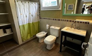 Casa ubicada en el barrio la martina