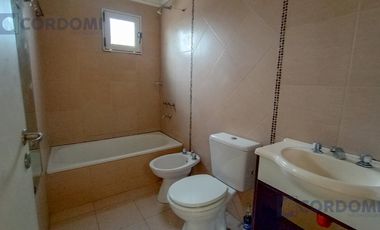 Venta Departamento en Lanús Oeste 2 ambientes al contrafrente por escalera