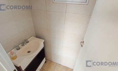 Venta Departamento en Lanús Oeste 2 ambientes al contrafrente por escalera
