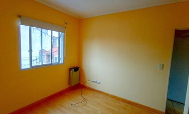 Venta Departamento en Lanús Oeste 2 ambientes al contrafrente por escalera
