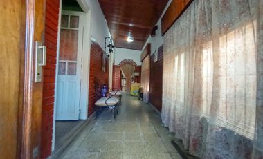 Alquiler PH en Remedios De Escalada 3 ambientes al Frente con entrada de auto.