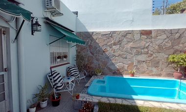 VENTA. CHALET CON PILETA Y DEPTO AL FONDO EN DON BOSCO. APTO CRÉDITO