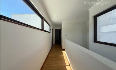 RINCONADA - VENDE CASA 5D 4B COND. EL SAUCE