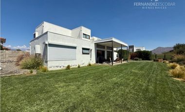 RINCONADA - VENDE CASA 5D 4B COND. EL SAUCE