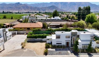 RINCONADA - VENDE CASA 5D 4B COND. EL SAUCE