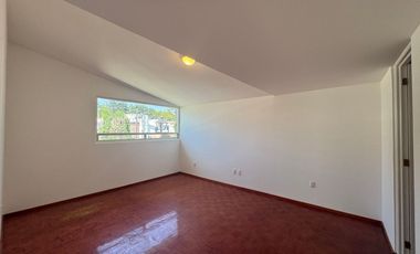 Casa en renta en Club de Golf San Carlos, Metepec