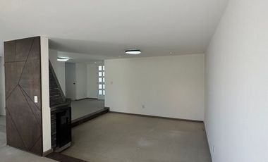 Casa en renta en Club de Golf San Carlos, Metepec