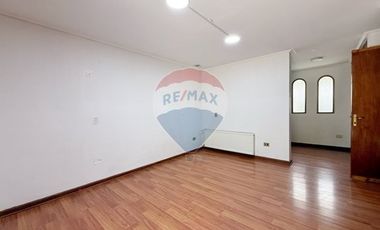 Casa Comercial en Plaza Ossandon