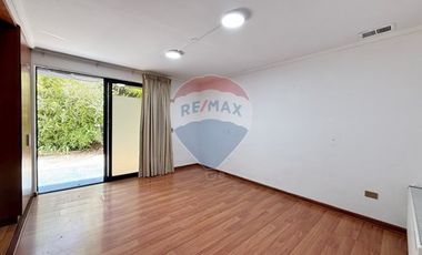 Casa Comercial en Plaza Ossandon