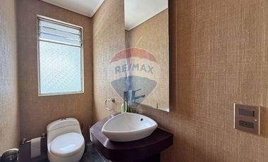 Casa Comercial en Plaza Ossandon