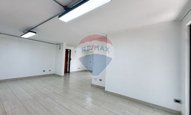 Casa Comercial en Plaza Ossandon