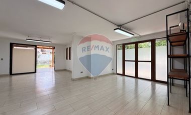 Casa Comercial en Plaza Ossandon