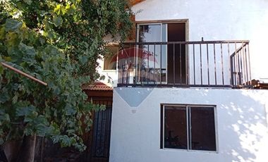 Vive en Linares, casa amplia, cómoda y remodelada