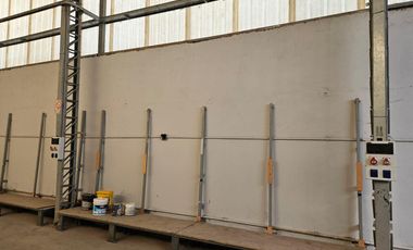 ALQUILER de Galpón  con Oficinas frente ruta 22